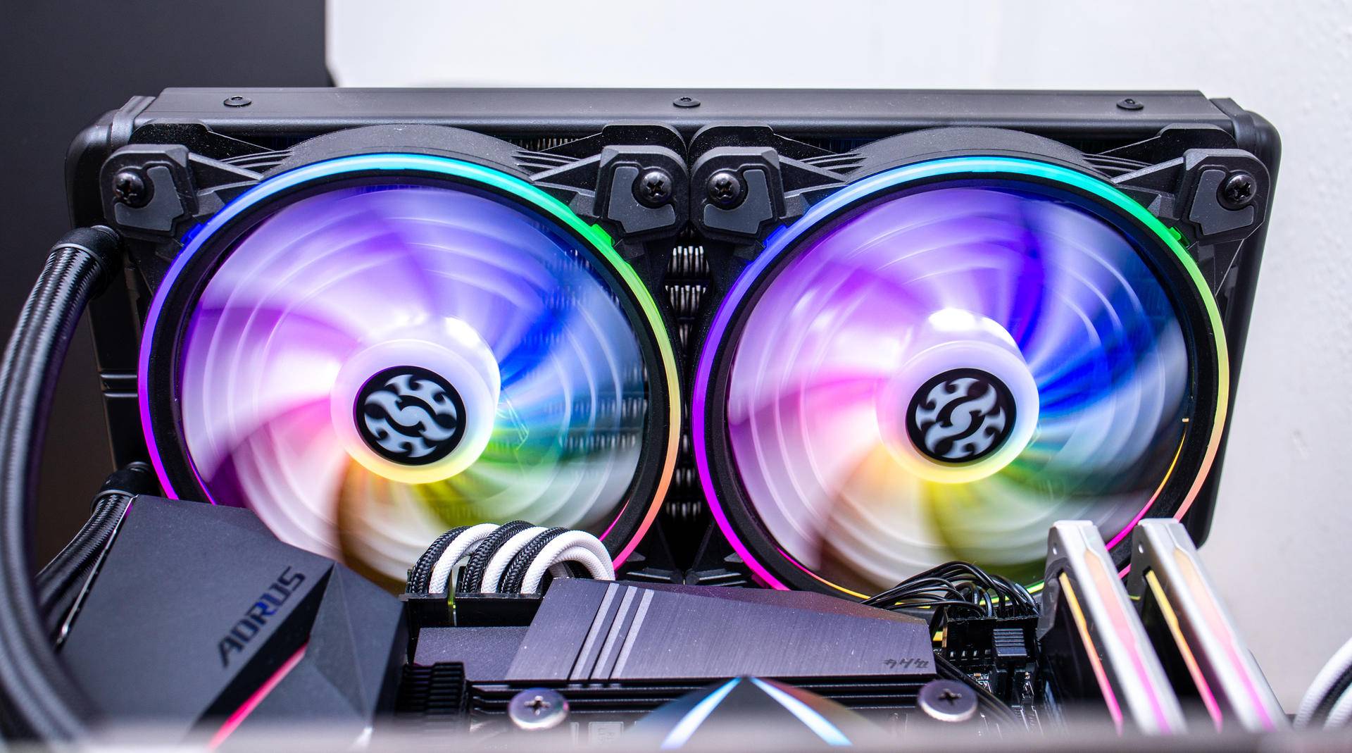 威刚一体式水冷测评,可以畅快玩游戏的笔记本电脑