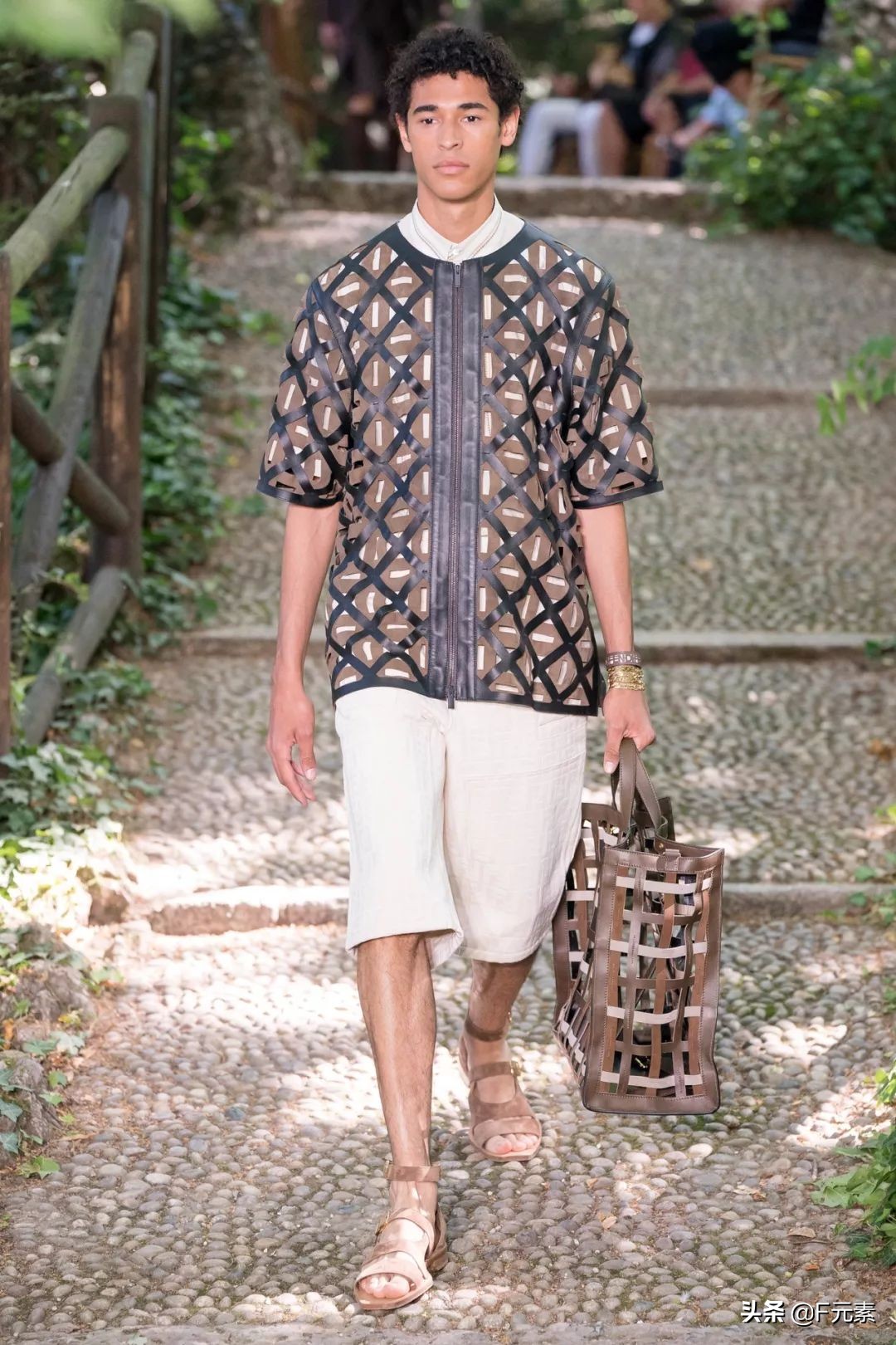 fendi2022春夏男装系列包款,fendi2020秋冬男装秀设计理念