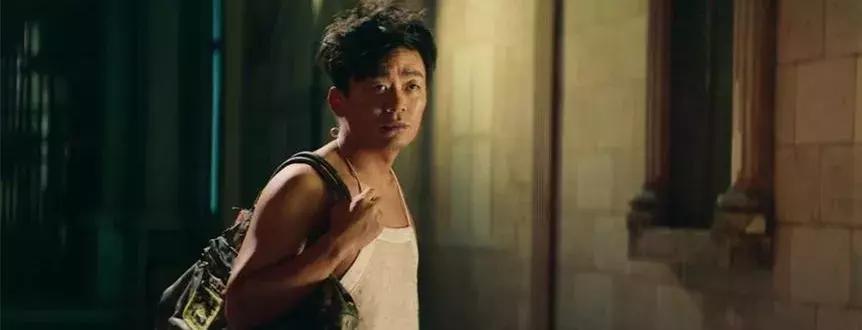 周星驰票房最惨败的一个电影,周星驰电影深度解析喜剧之王