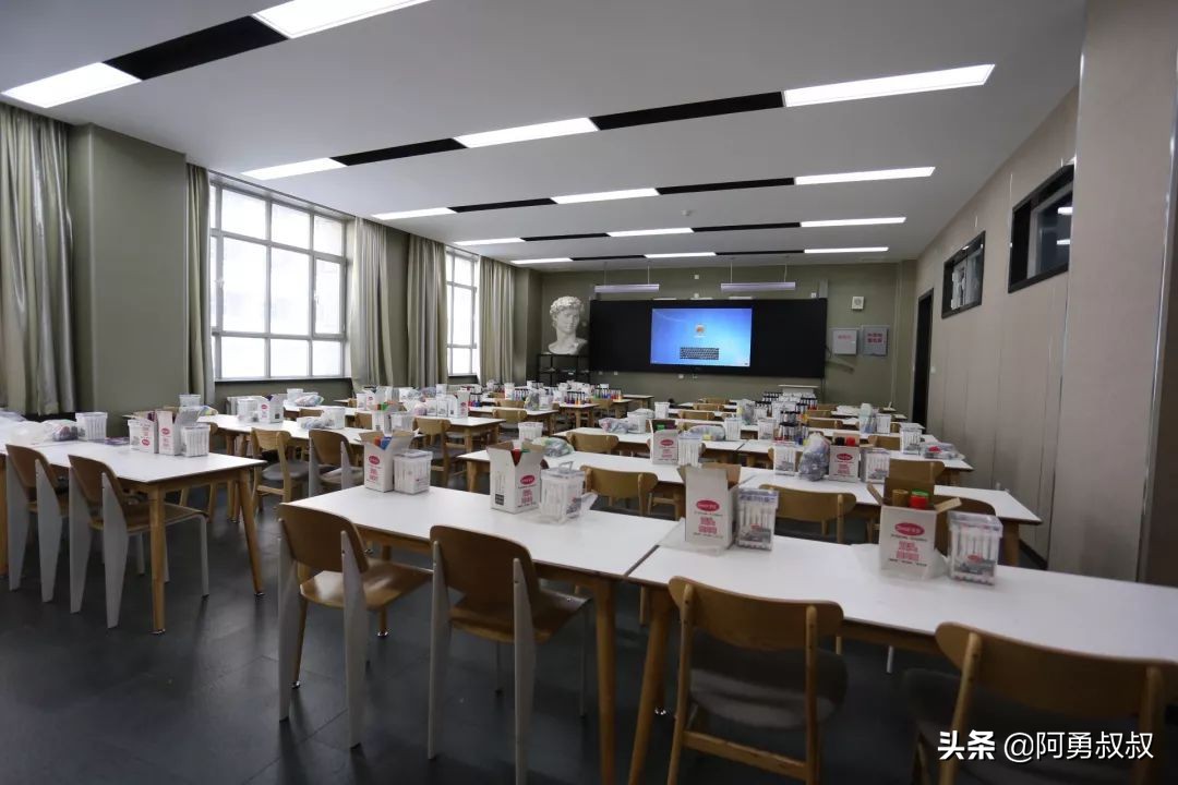乌鲁木齐市第一职业高级中学,乌鲁木齐市第一中学官网