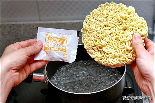 煮泡面的第100种吃法,煮100包方便面