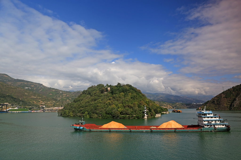 朝辞白帝彩云间中的白帝是指什么,朝辞白帝彩云间中提到的白帝