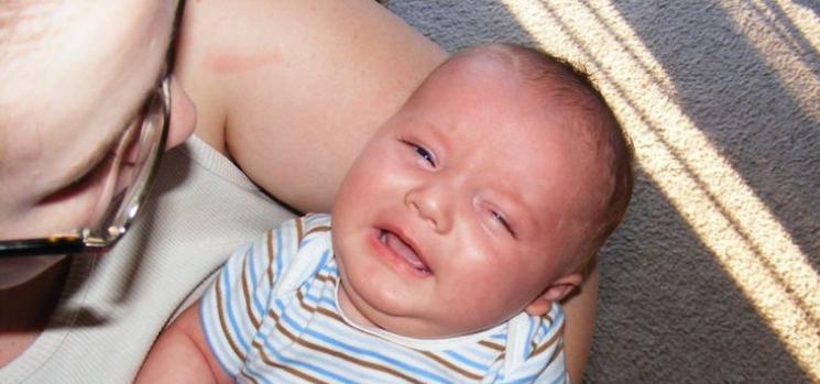 1岁多宝宝总是放屁什么原因,一岁多的宝宝总是放屁怎么回事