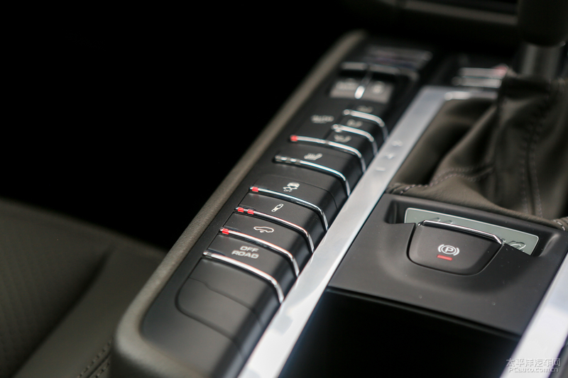 2019款保时捷macans运动suv之选 (2022款保时捷macan s深度试驾2.9t)