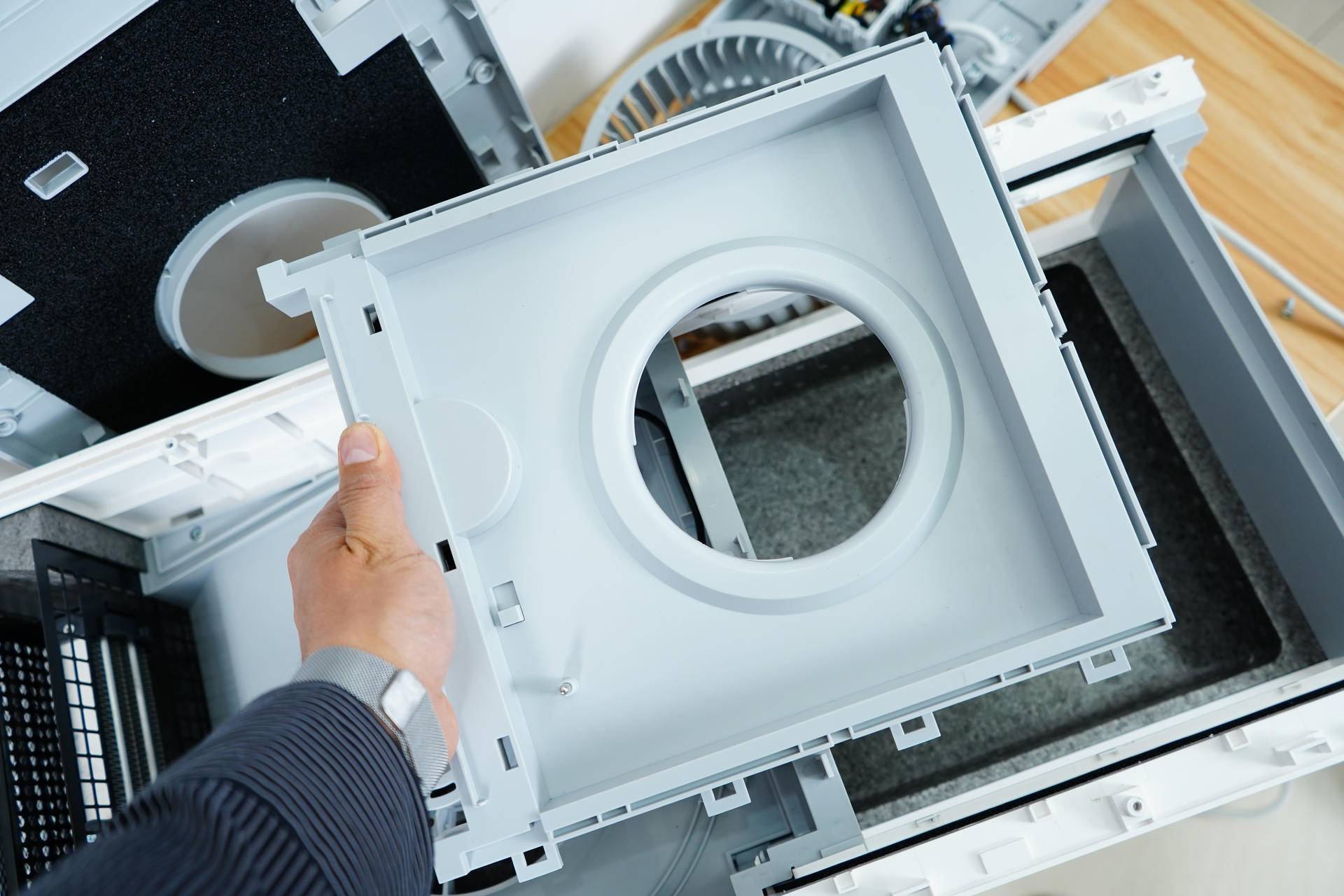 细分产品线还是市场需求——小米A1新风机，我们拆个透彻操作