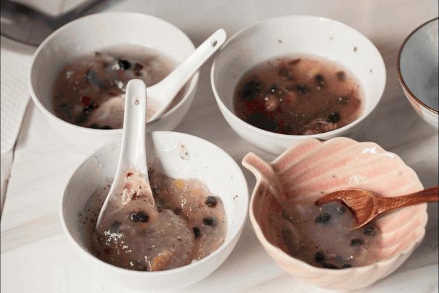 在李佳琪直播间买零食，是个划算的选择吗？