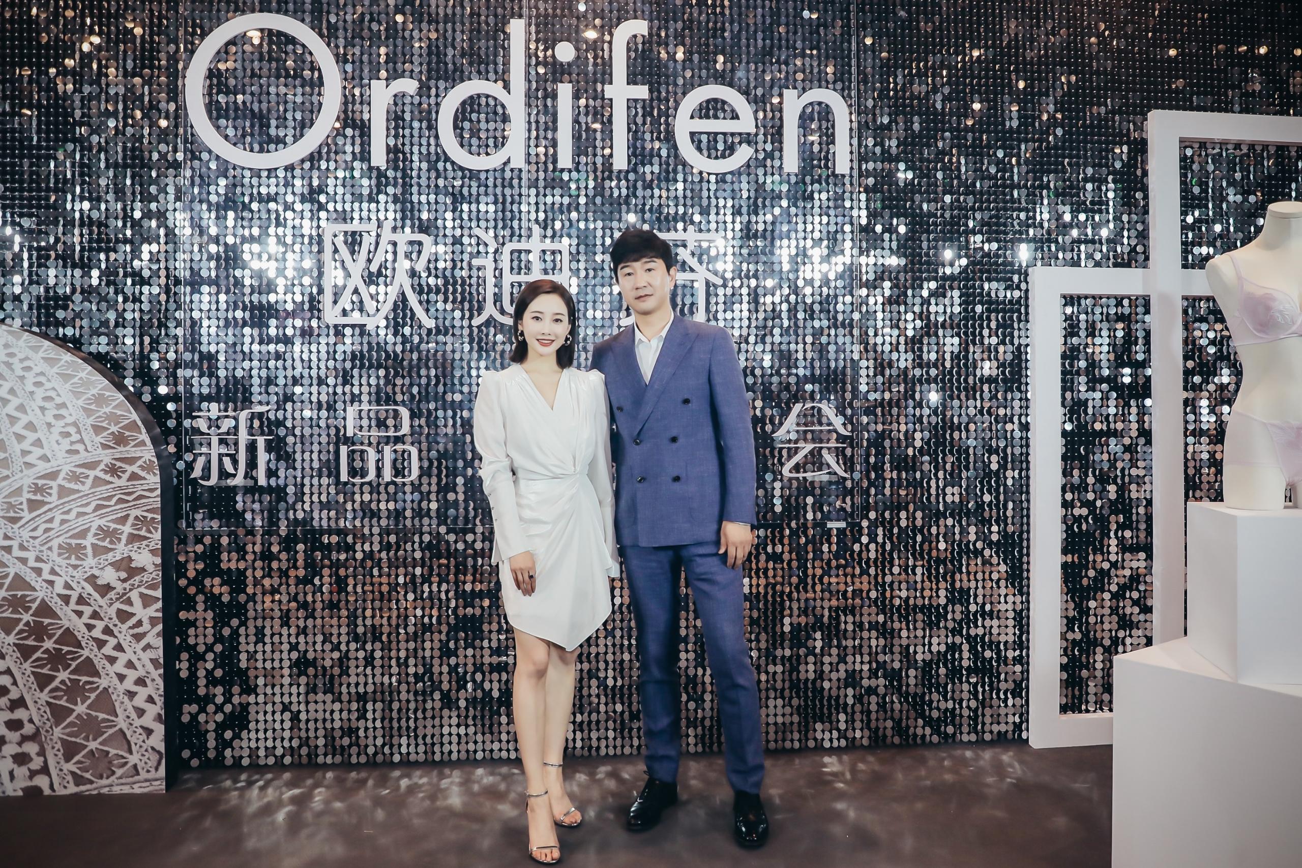 欧迪芬代言人李纯现场,欧迪芬内衣李纯同款