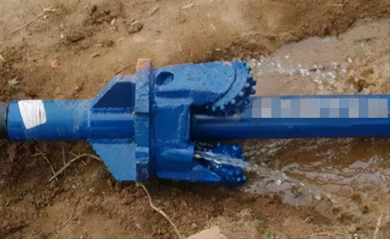 岩石扩孔器现场施工视频,岩石扩孔器如何选配