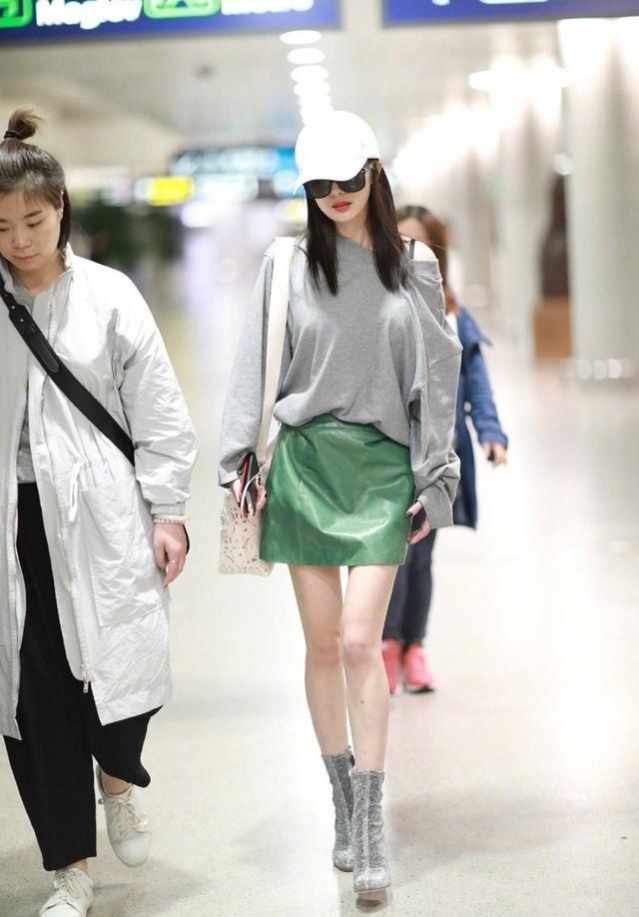 皮裙的高级穿搭,皮裙穿搭秋冬高级到膝盖