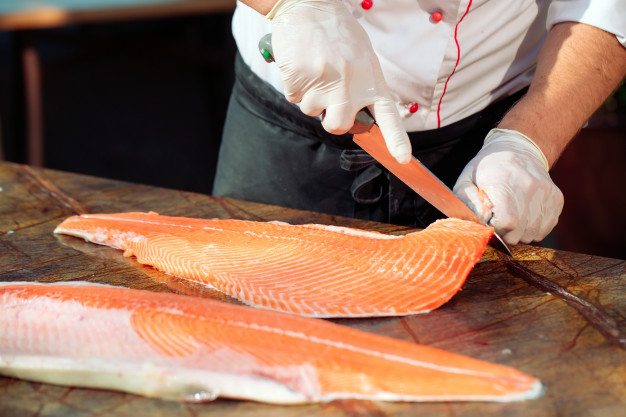 削铁如泥吹毛求疵解释,削铁如泥和吹发可断区别