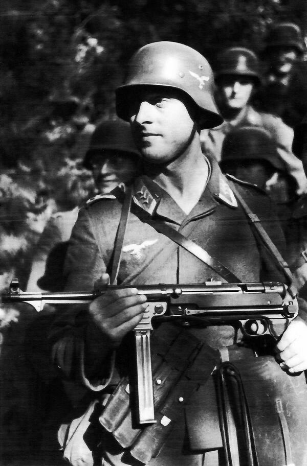 波波沙冲锋枪和汤姆森冲锋枪一样,波波沙和汤姆森哪个好用