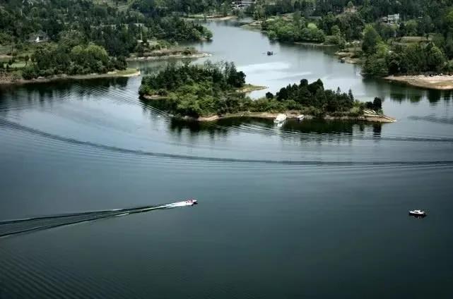 三月的南江春意盎然，湖光山色两相和，玉湖此时春正好，走起哦