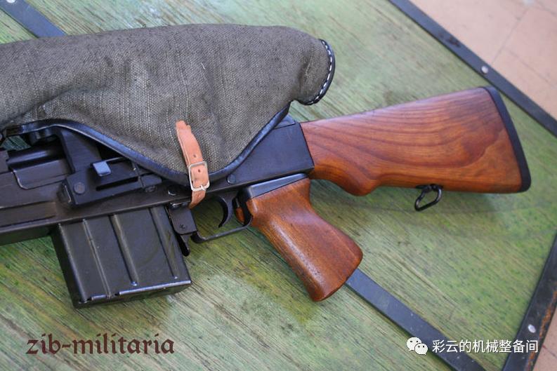 南斯拉夫m76步枪,毛瑟67式狙击步枪与awm的区别