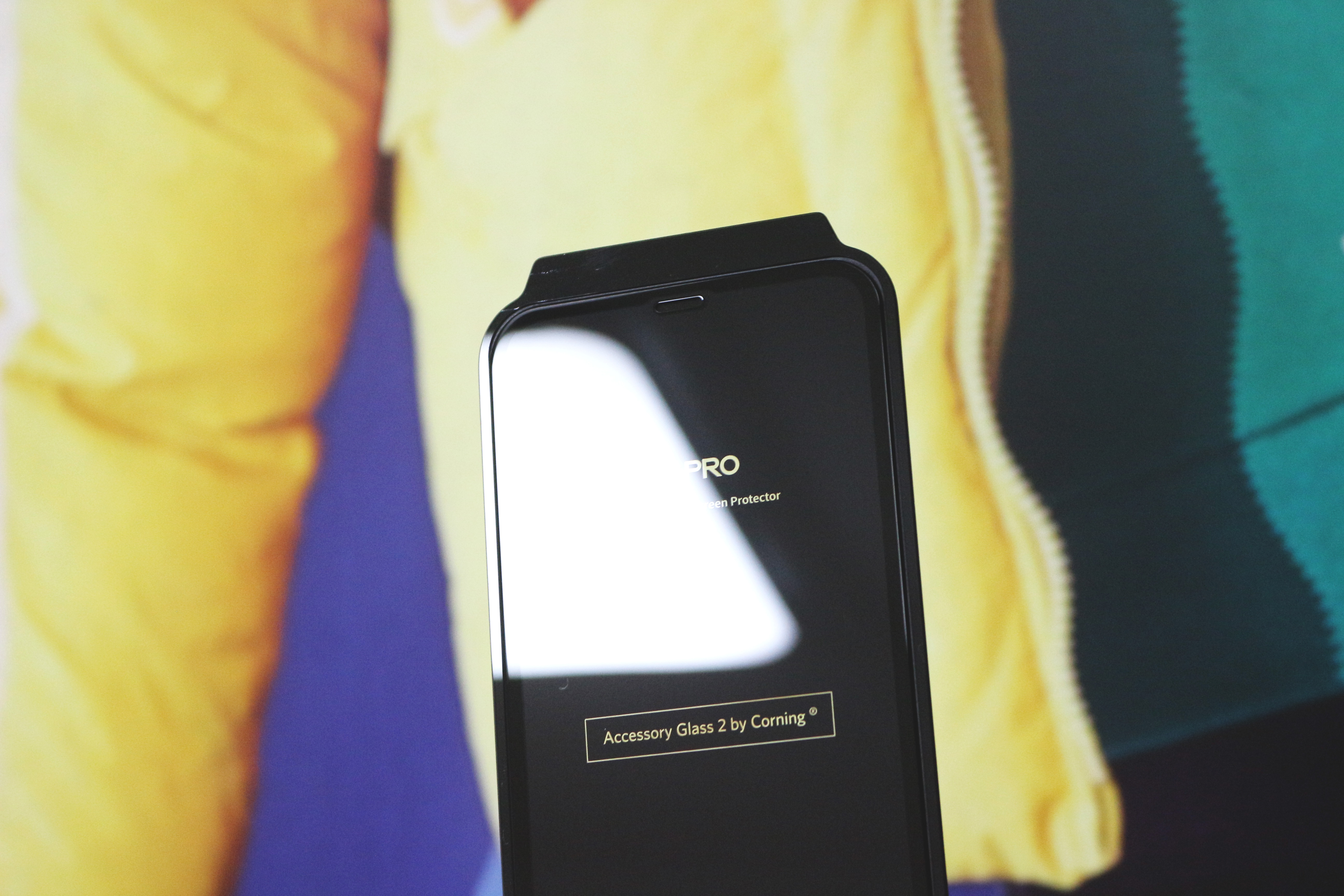 iphone钢化膜全包和黑边哪个好,iphone11建议贴什么钢化膜