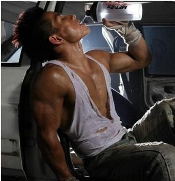 增肌粉和蛋白质粉哪个增肌效果好,如何正确使用增肌粉