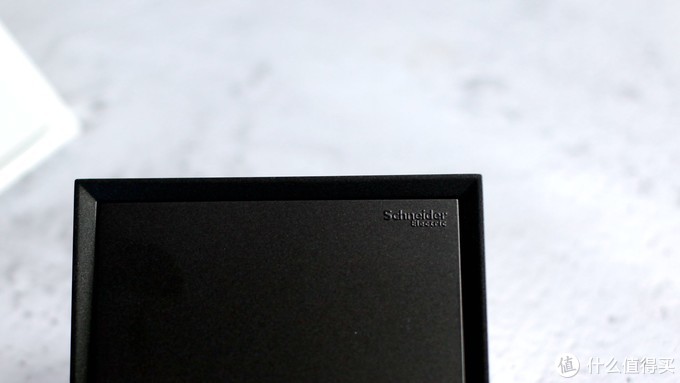 施耐德皓呈系列小夜灯现场效果,施耐德颜值开关插座