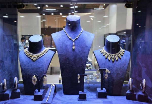 科威特人慷慨大方,首富财产更惊人,Gucci也来这里开高级珠宝店