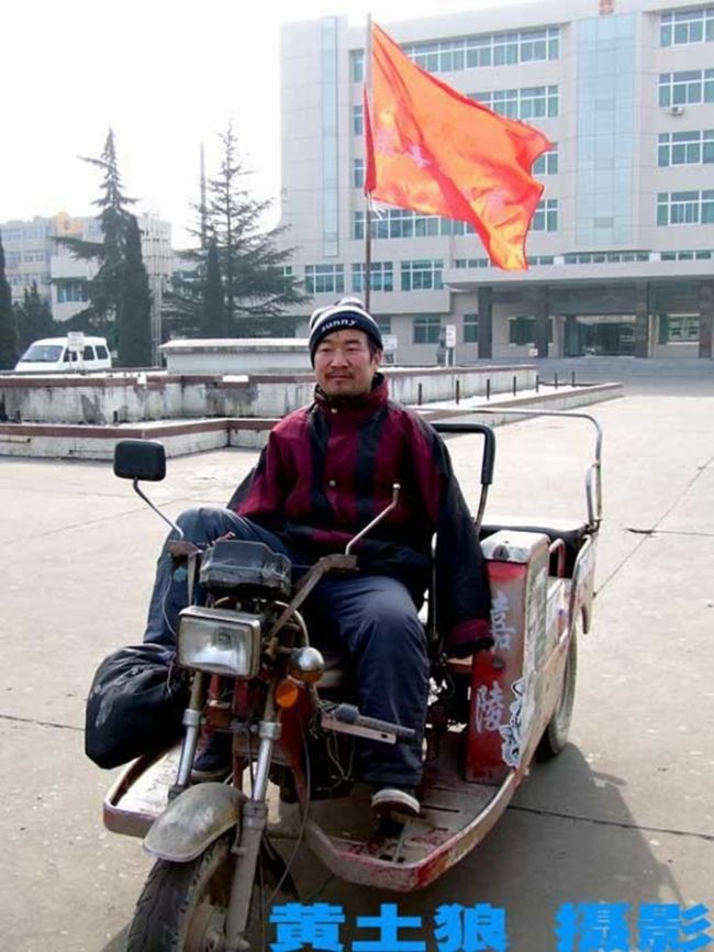 无臂青年夺得文科状元,无臂青年夺得当地状元考取名校