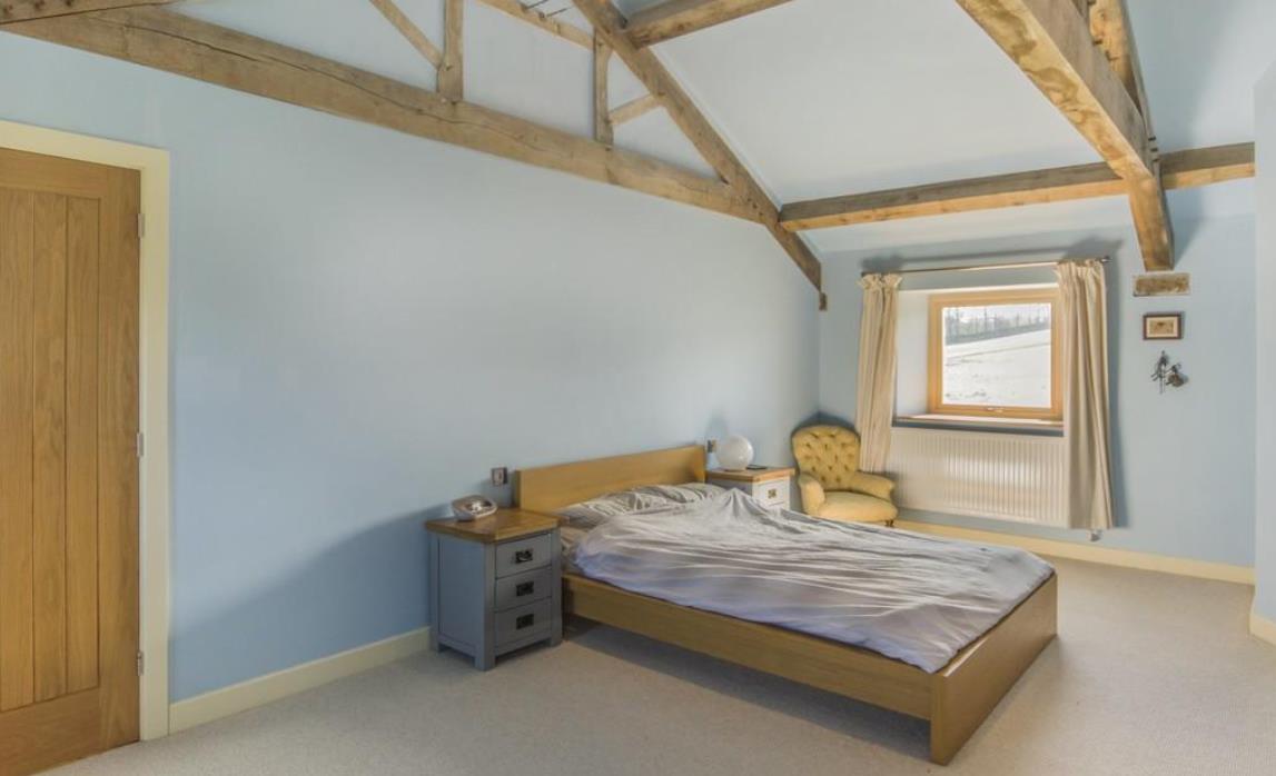 在英国100人民币能买到什么,100万英镑在英国能买什么房子