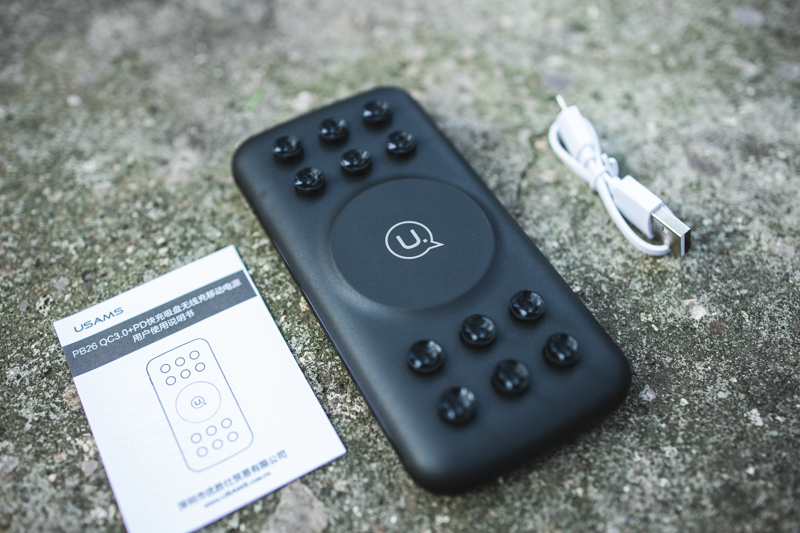 iphone专用充电宝测评,目前最适合iphone12的无线充电宝