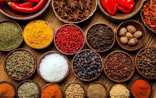 骆驼群里混进“间谍”，暴露位置引来猎手*杀屠**，4年已经被灭16万