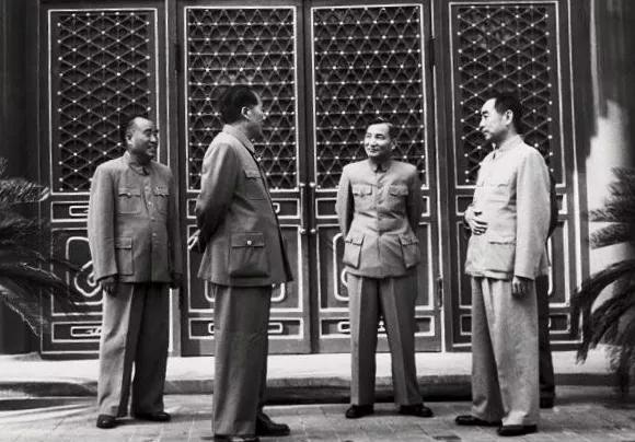 侯波拍摄的开国大典珍贵照片,侯波摄影师采访视频