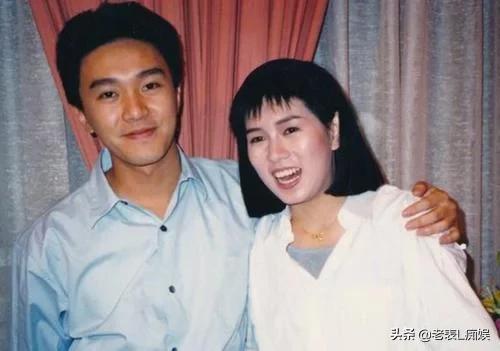 周星驰是如何从跑龙套变成导演的,周星驰从明星到网红