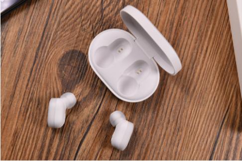 小米蓝牙airdots青春版怎么连手机,小米蓝牙耳机airdots青春版灯不亮