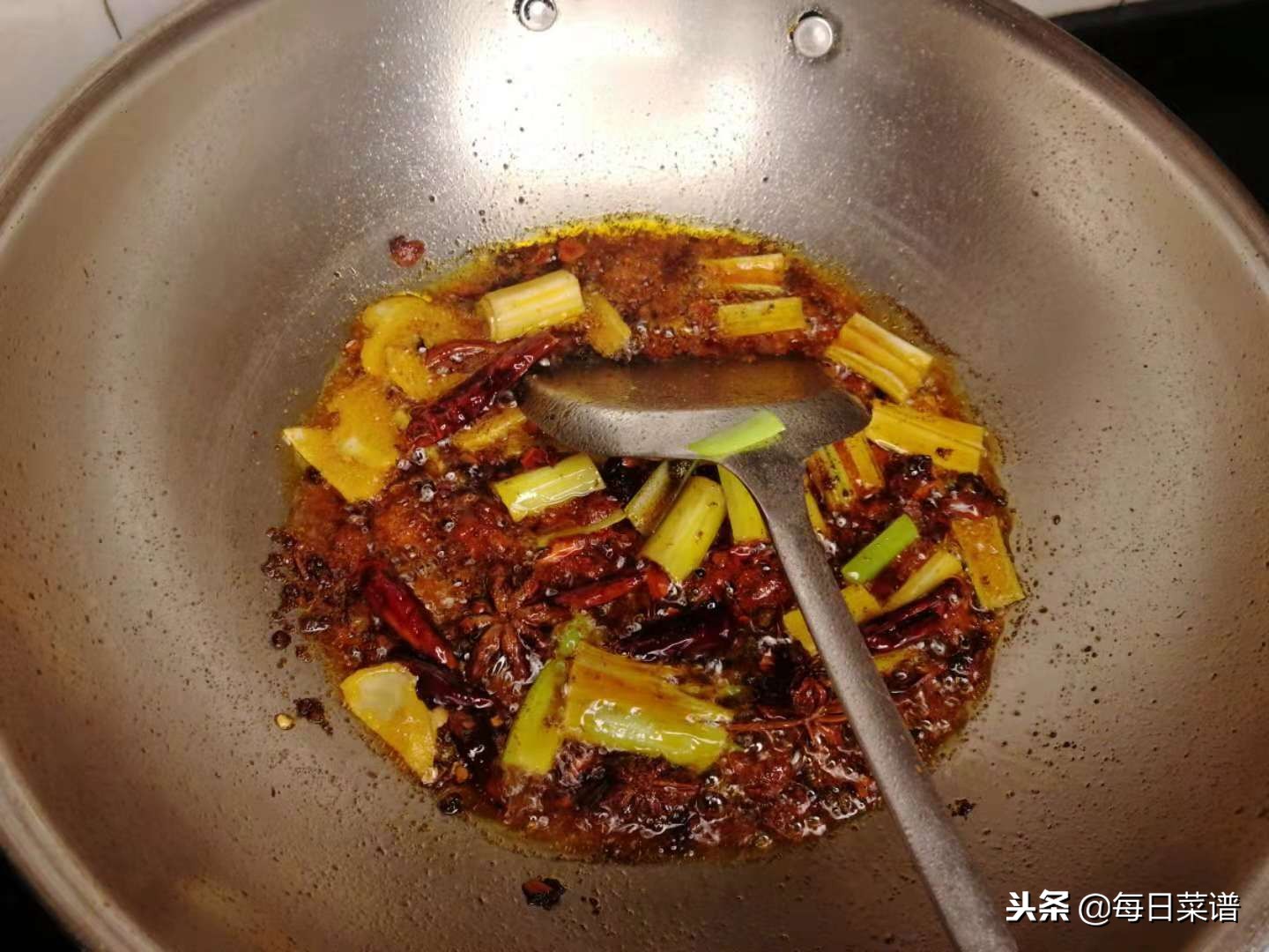 在家如何做火锅简单又好吃,怎么自己在家做火锅好吃