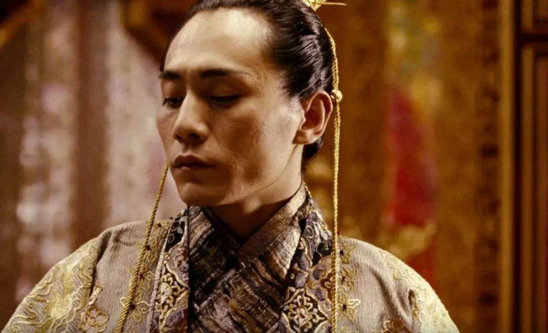 “盖世*男美**子”刘烨：从文弱小生到肌肉硬汉，靠健身改变身材