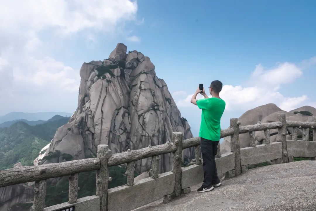 五岳中的南岳位于哪个省,九华山和天柱山哪座更值得游一游