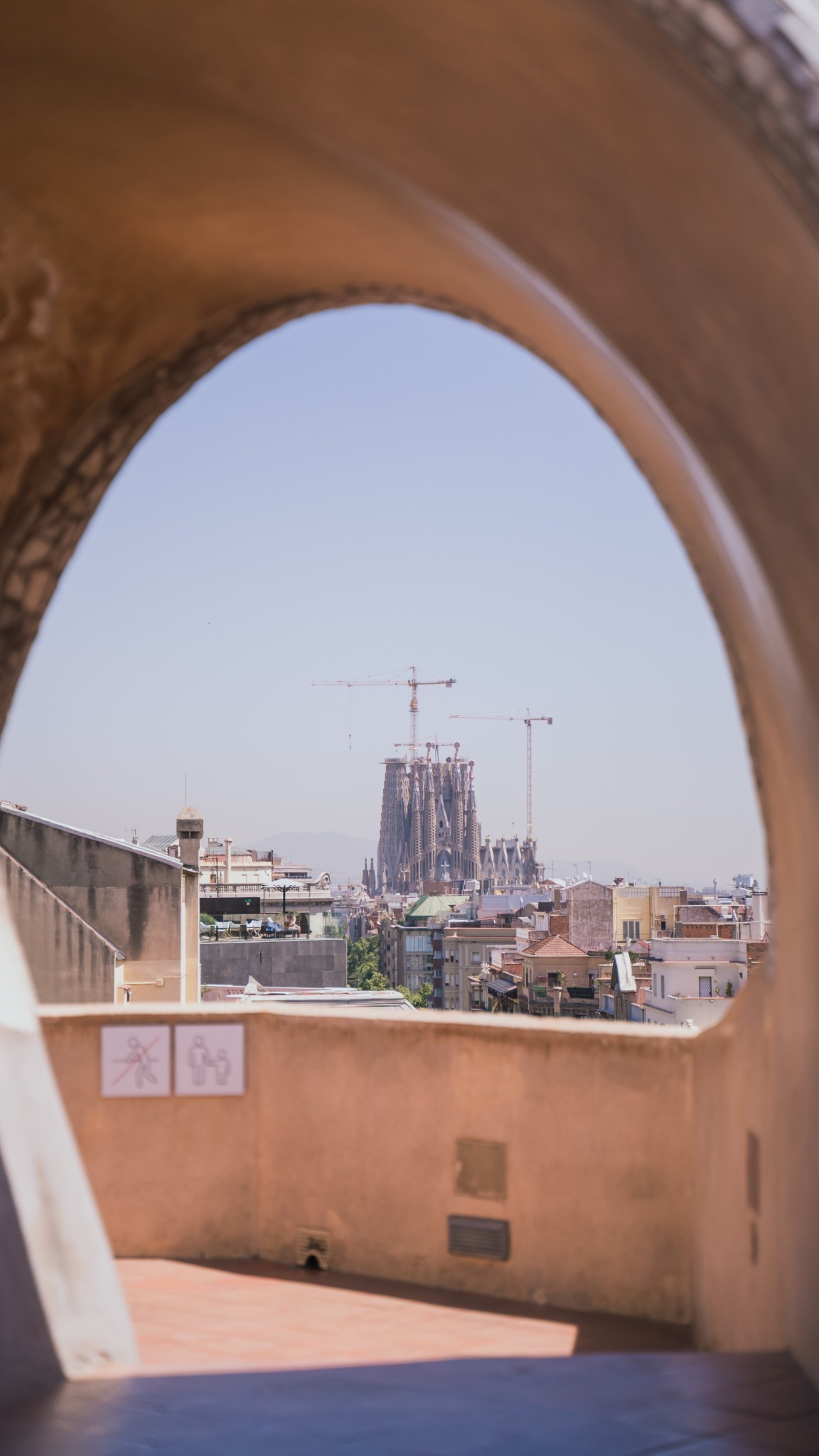 米拉之家烟囱,米拉之家天井