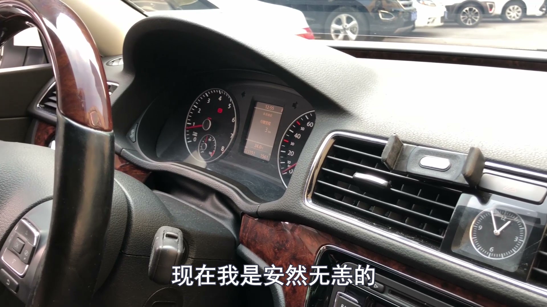 电池故障灯亮是什么故障？引发原因多种多样，车主无需听信经验