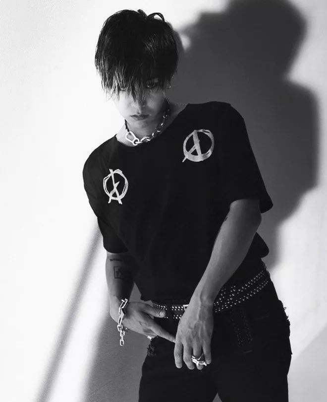 王一博西装复古风,王一博的心头肉