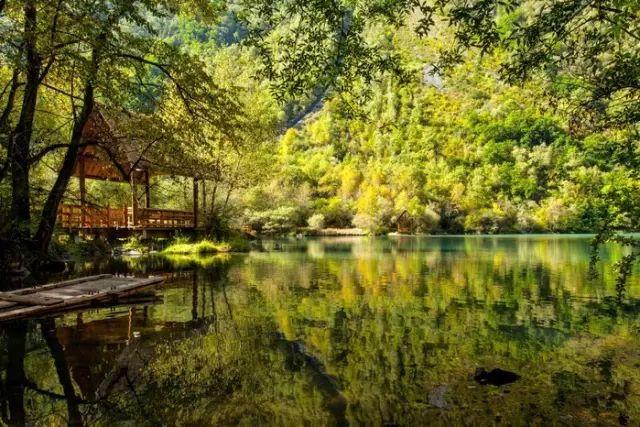 九寨沟精致小众,九寨沟风景不输瑞士