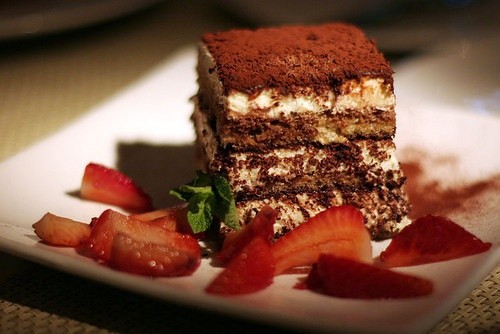 为什么过生日要吃生日蛋糕呢,过生日的时候为什么要吃蛋糕