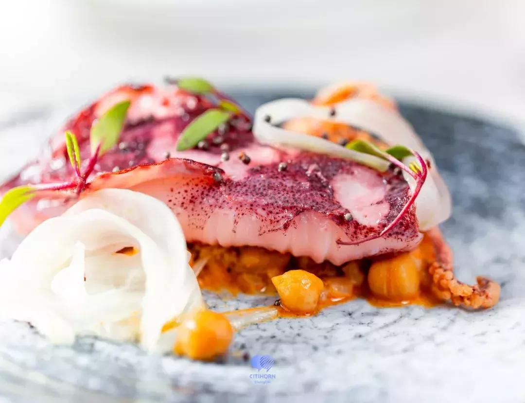 L+Mall的这家灵魂西班牙餐厅，竟要“摸黑”吃？！