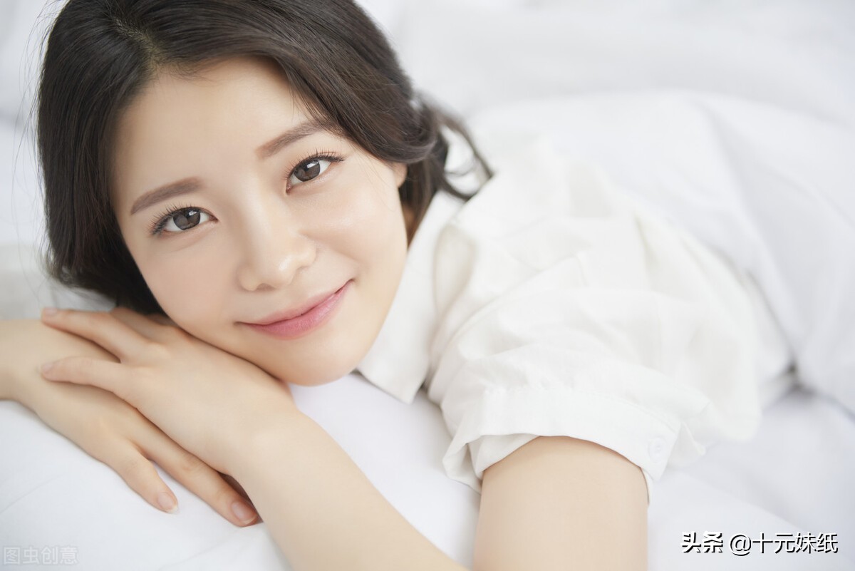 性格内向比较宅的女孩子怎么追,怎么去追一个性格内向的女人