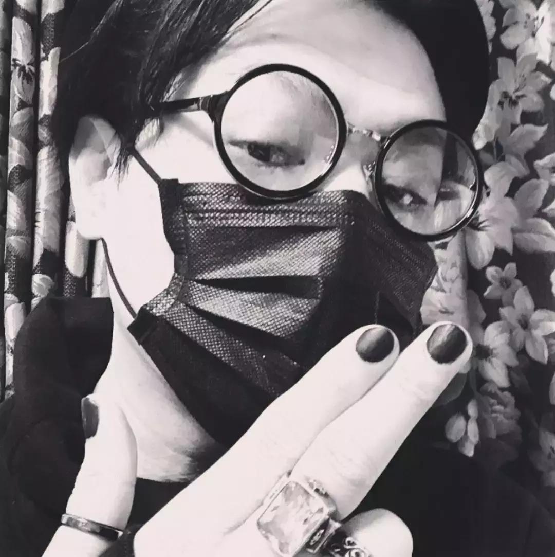 我应该给这些被骗来做美甲的男生道个歉