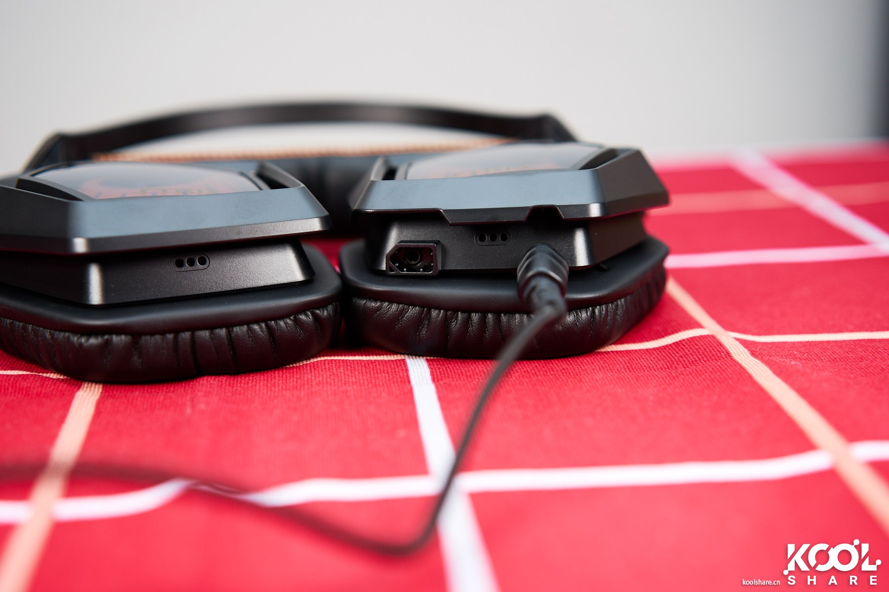 猛禽strix7.1耳机测评,华硕猛禽和金士顿黑鹰