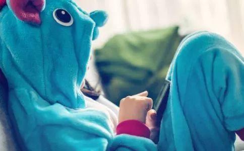 三个月宝宝便血原是虚惊一场,二月龄宝宝便血