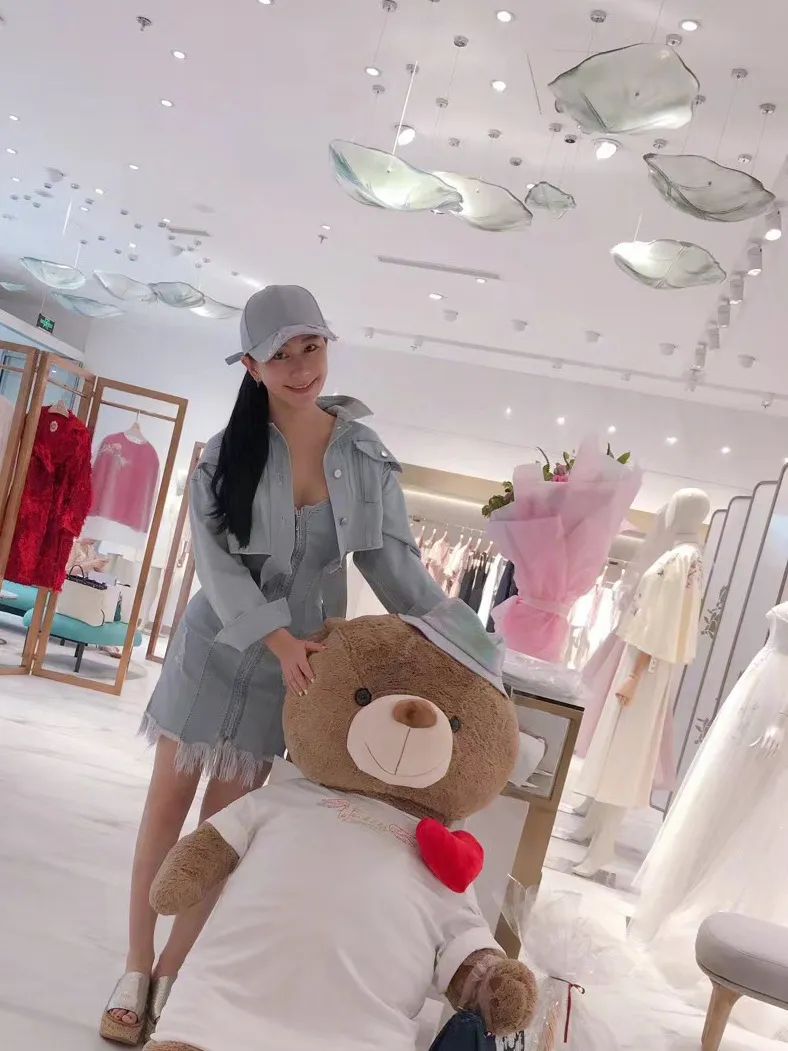 兰公子变身“巧手神探”百乐门老板娘｜纸上刺绣，别具匠心