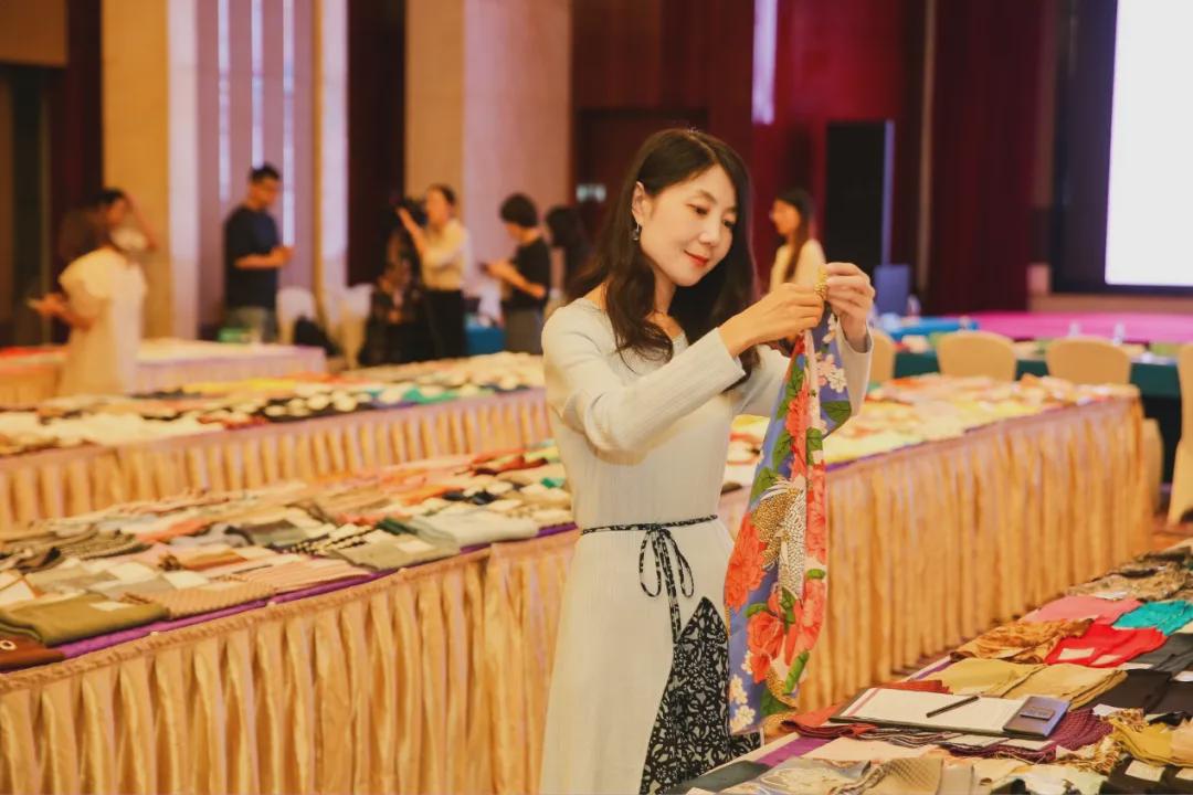 优可丝8812面料,首届中国时尚面料设计大赛评审会