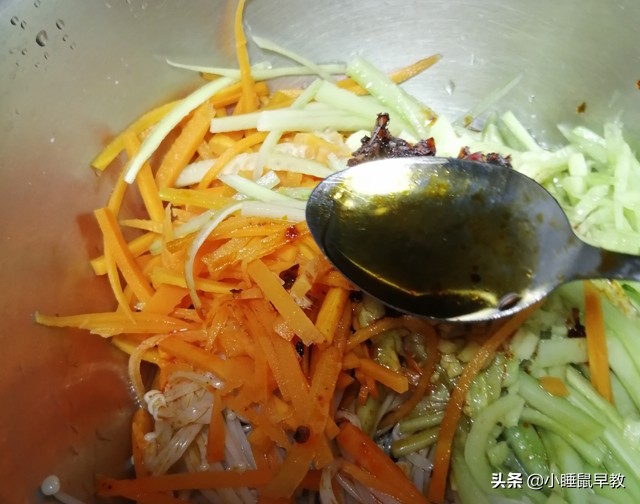 简单好吃的家常菜做法凉拌金针菇,凉拌金针菇美味爽口做法简单好吃