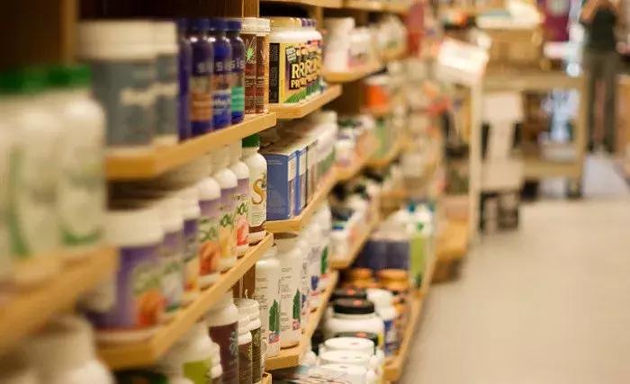 25岁小伙吃保健品后遗症,父母买保健品劝不住怎么办