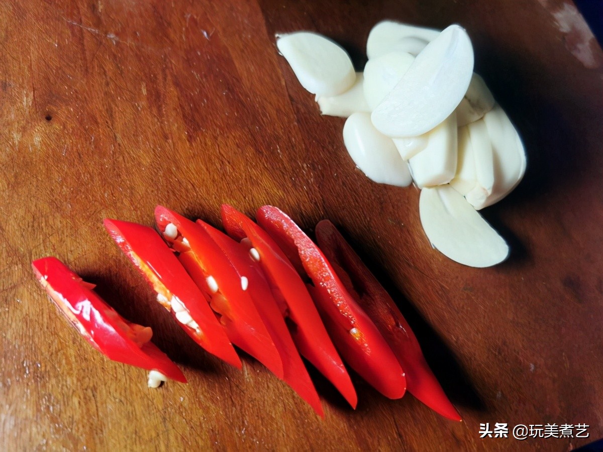 太经典的一道家常菜,每年芦笋一上市,餐桌必有它