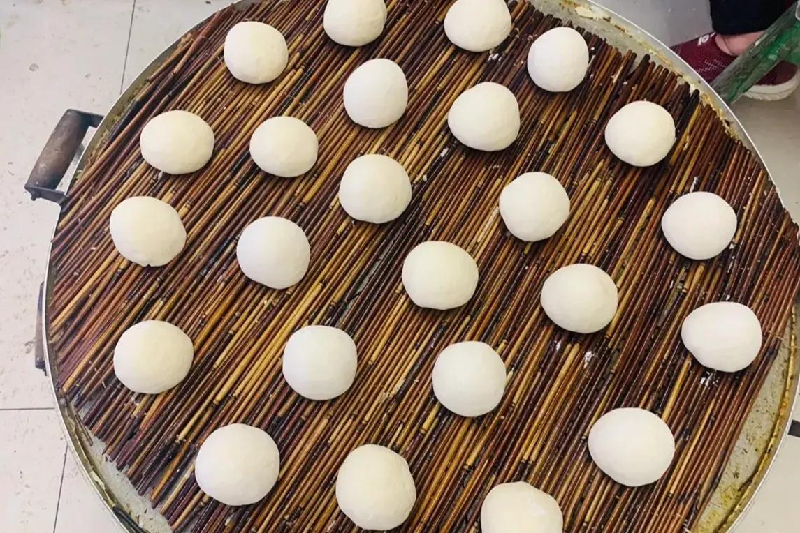 商家一斤面粉做几个馒头合适,1斤面粉可以出多少个馒头