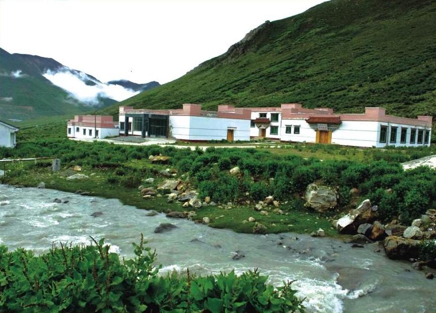 康布世界药王泉，秋季养生正当时