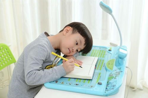 孩子天生慢半拍怎么办,孩子反应总比别人慢半拍怎么回事