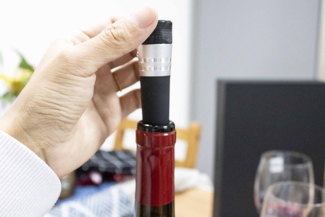 便携式红酒开瓶器,轻轻按一下立马开瓶